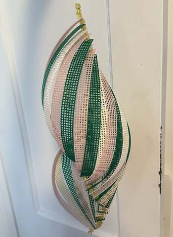 wind spinner made of mesh plastic