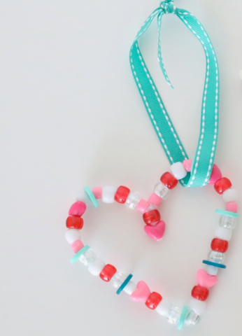heart made from a pipe cleaner and pony beads.