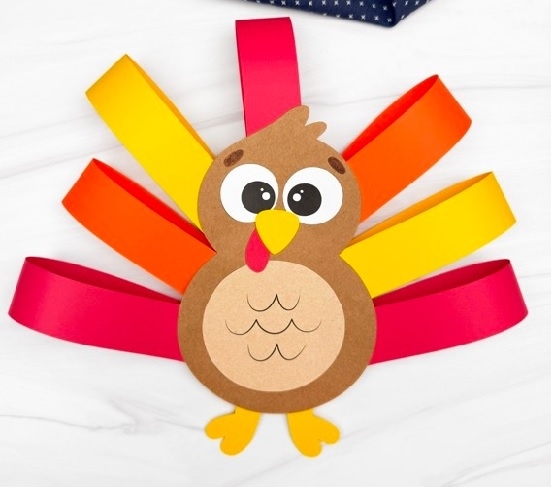 Turkey made from construction paper.
